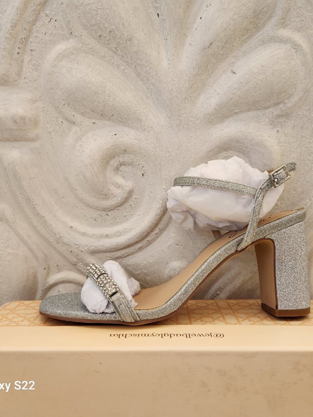 Jewel Badgley Mischka "Charlee" Silver Glitter heeled Sandals. NIB. Size 6.5 - Picture 2 of 10